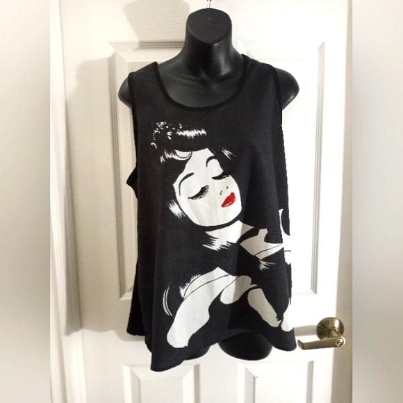 disney couture Tops - 🦄DISNEY COUTURE Sleeveless blouse🦄